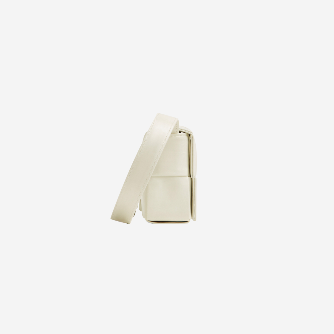 トートバッグ Bottega Veneta Mini Leather Cassette White Bottega Veneta Small Cassette Bag | Neiman Marcus